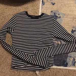 Brandy Melville Black white long sleeve crop top